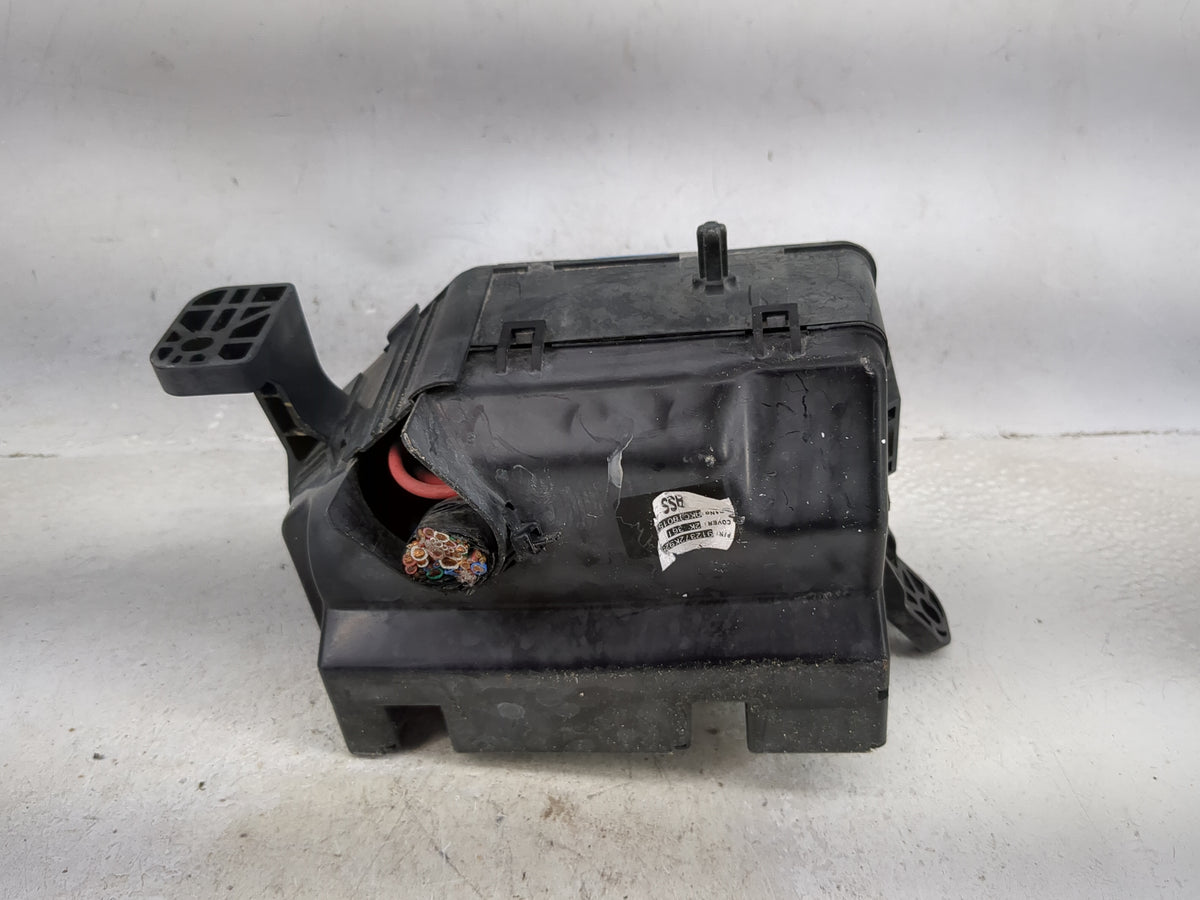 2010-2011 Kia Soul Fusebox Fuse Box Panel Relay Module P/N:912372K925 Fits Fits 2010 2011 OEM Used Auto Parts - Oemusedautop