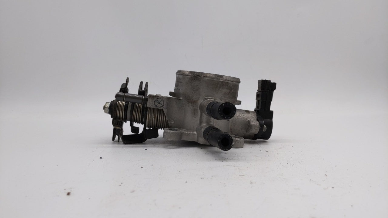 2010-2011 Kia Soul Throttle Body Fits Fits 2007 2008 2009 2010 2011 2012 OEM Used Auto Parts - Oemusedautoparts1.com