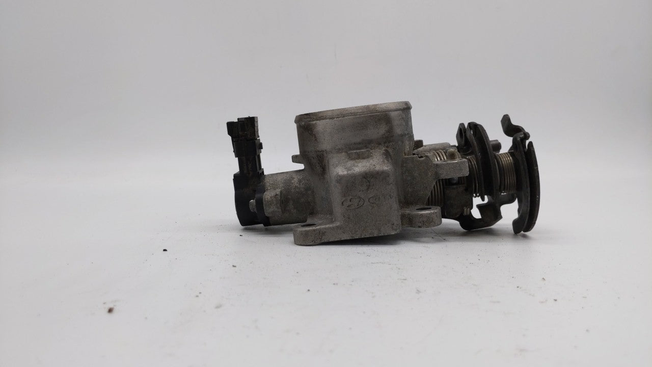 2010-2011 Kia Soul Throttle Body Fits Fits 2007 2008 2009 2010 2011 2012 OEM Used Auto Parts - Oemusedautoparts1.com