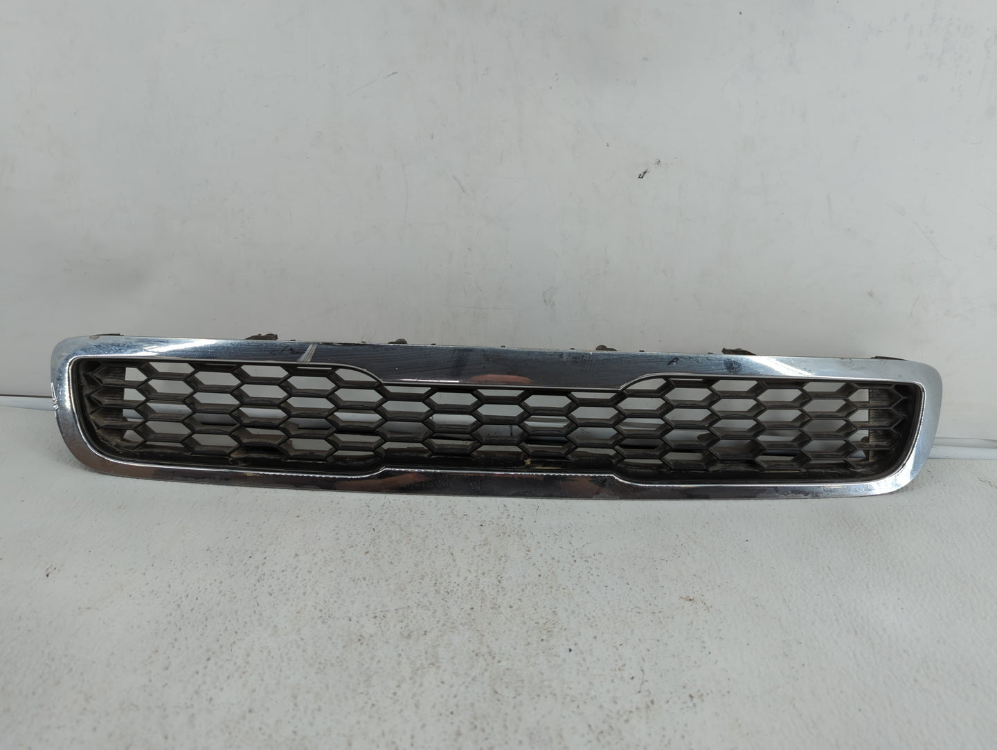 2010-2011 Kia Soul Front Bumper Grille Cover - Oemusedautoparts1.com