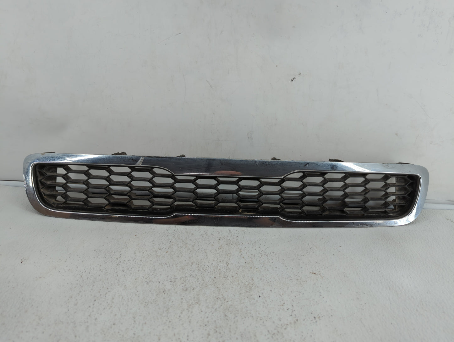 2010-2011 Kia Soul Front Bumper Grille Cover - Oemusedautoparts1.com