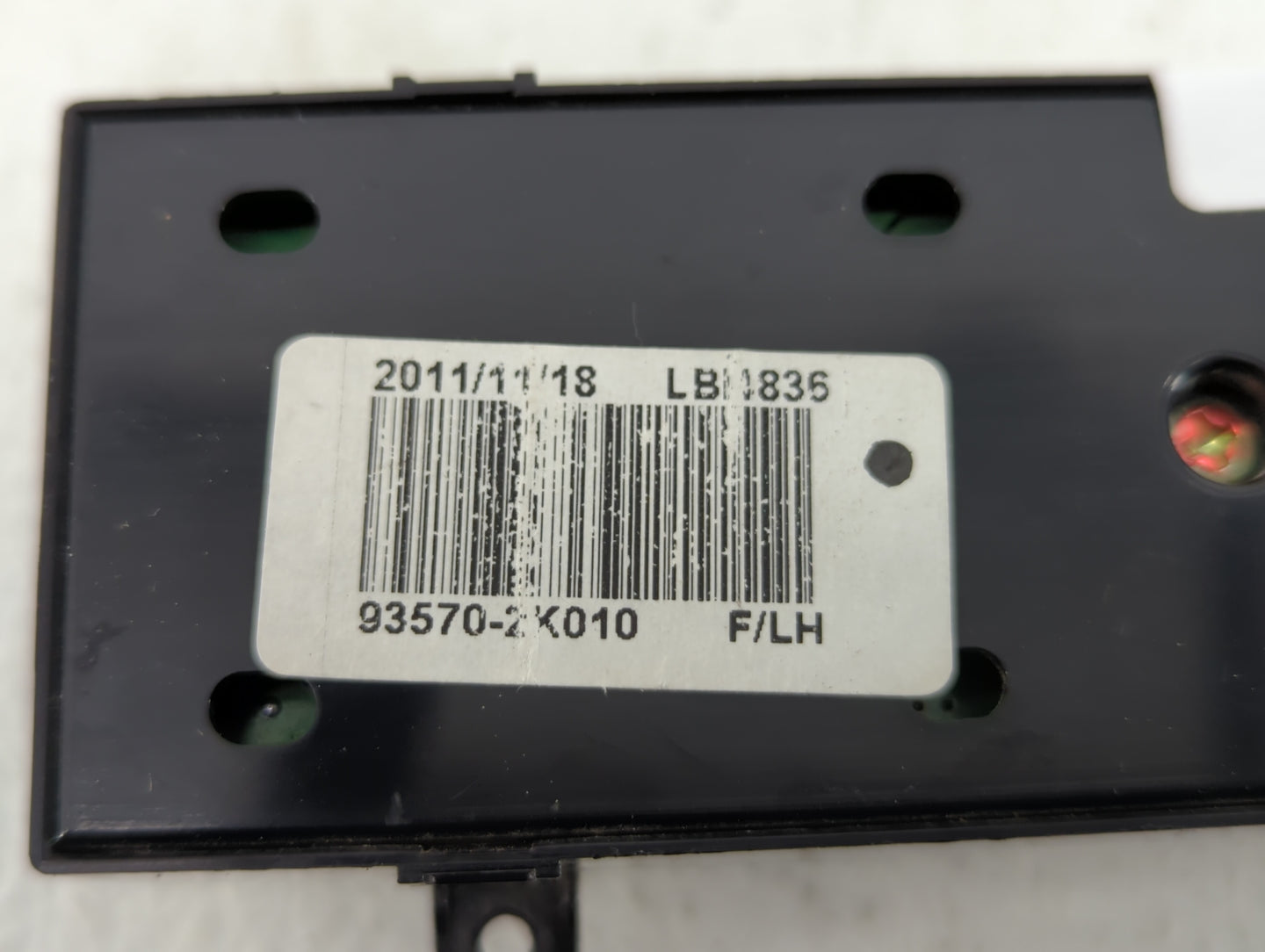 2010-2013 Kia Soul Master Power Window Switch Replacement Driver Side Left P/N:93570-2K010 93570-2K000 Fits OEM Used Auto Pa