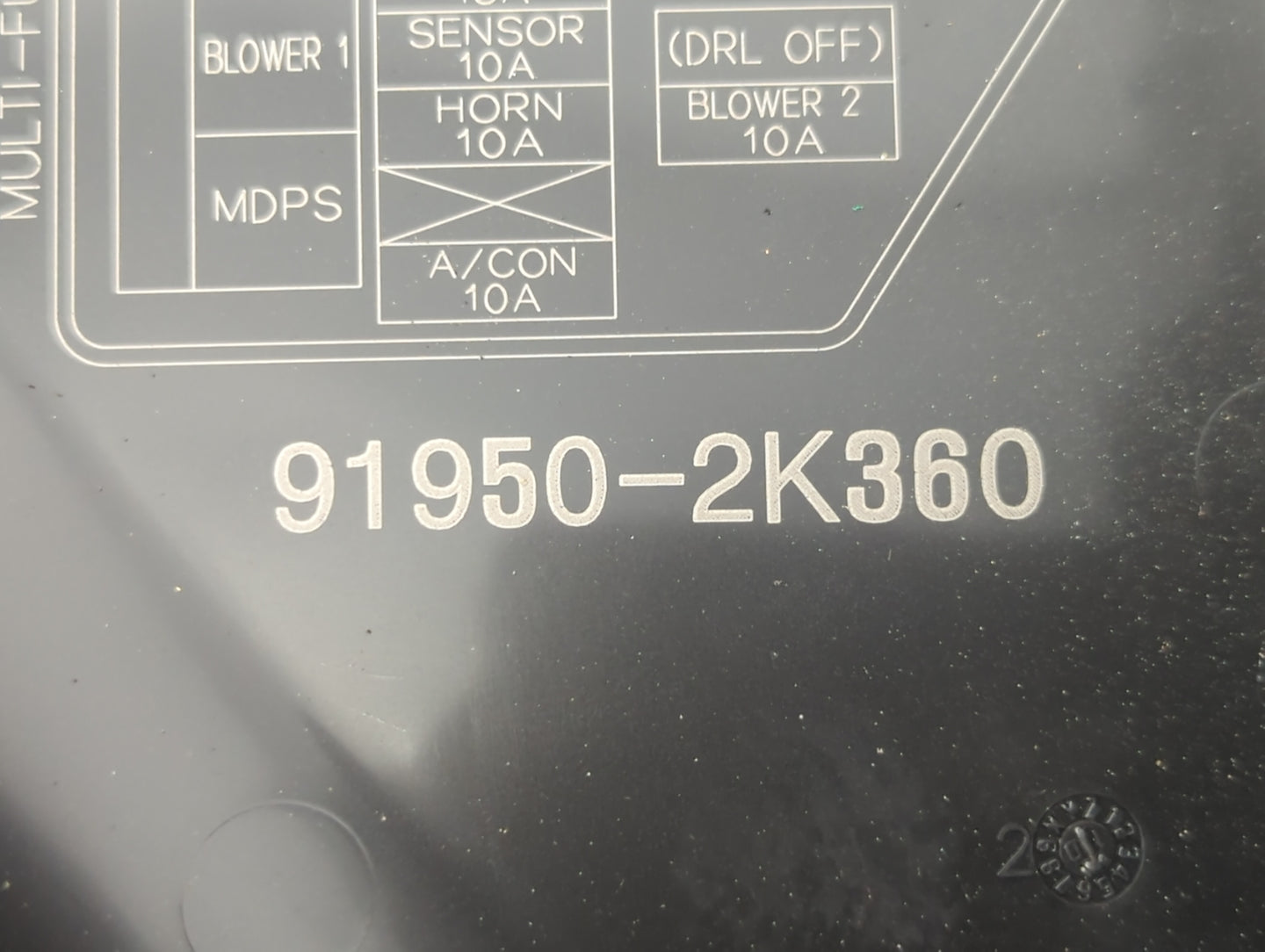 2010-2011 Kia Soul Fusebox Fuse Box Panel Relay Module P/N:91950-2K360 Fits Fits 2010 2011 OEM Used Auto Parts - Oemusedauto