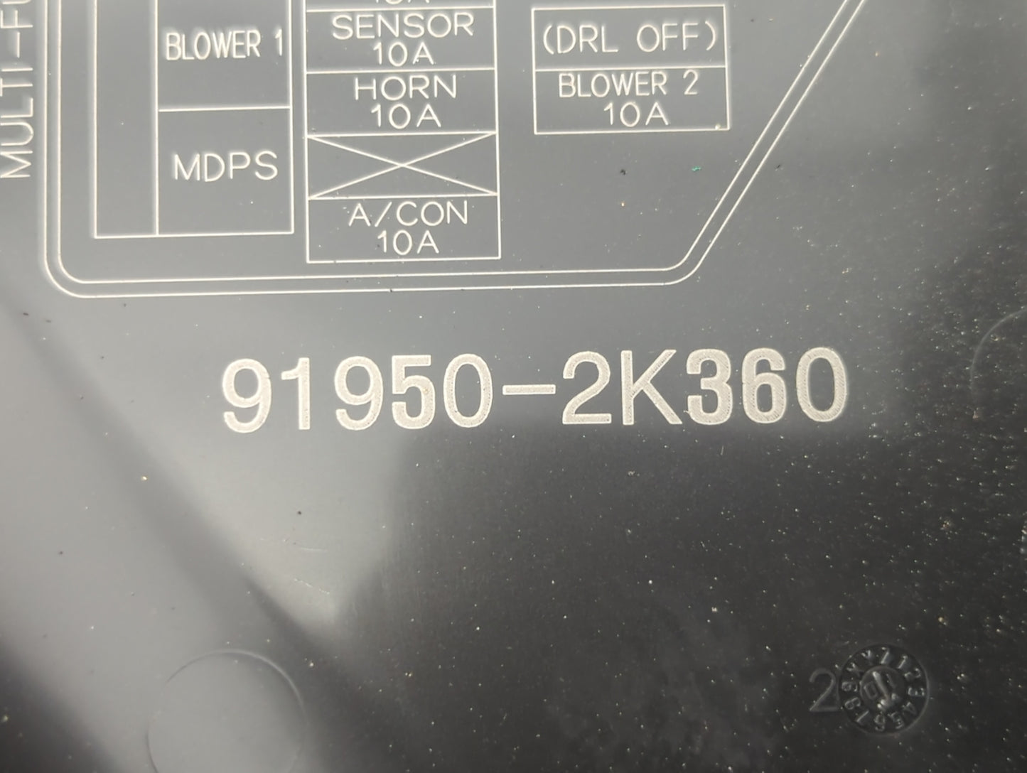 2010-2011 Kia Soul Fusebox Fuse Box Panel Relay Module P/N:91950-2K360 Fits Fits 2010 2011 OEM Used Auto Parts - Oemusedauto