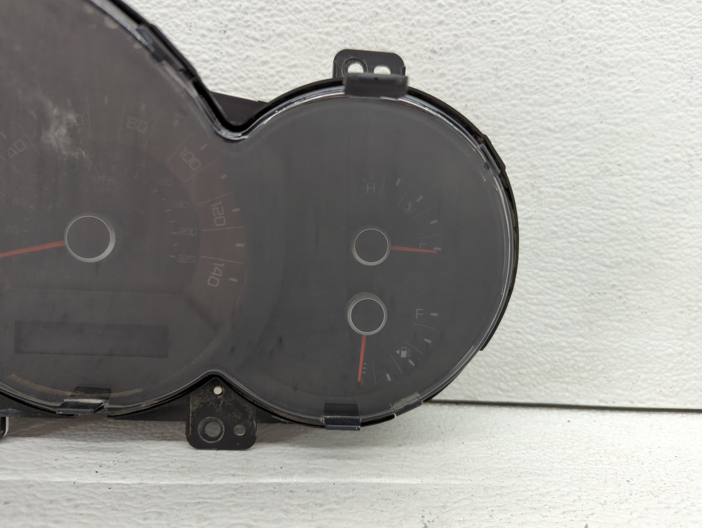 2011 Kia Soul Instrument Cluster Speedometer Gauges P/N:94011-2K260 Fits OEM Used Auto Parts - Oemusedautoparts1.com