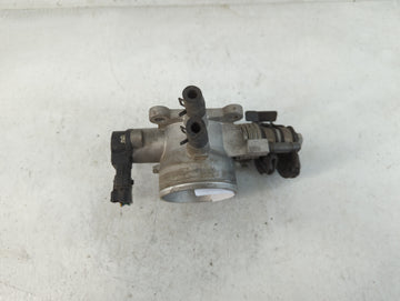 2010-2011 Kia Soul Throttle Body Fits Fits 2007 2008 2009 2010 2011 2012 OEM Used Auto Parts