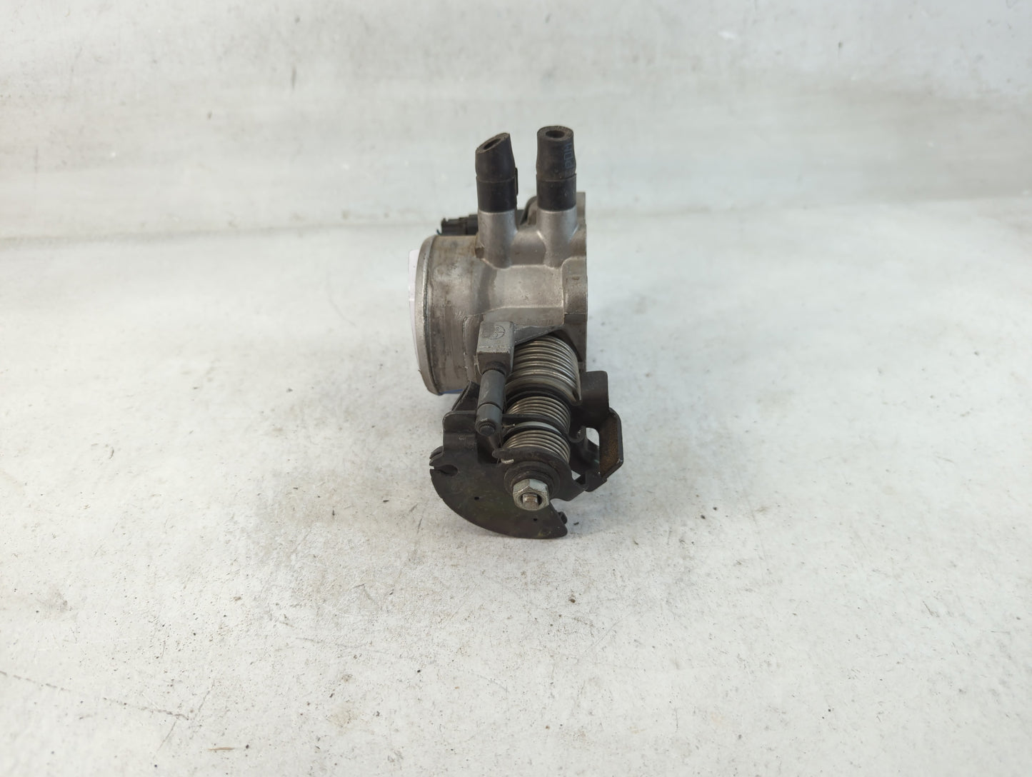 2010-2011 Kia Soul Throttle Body Fits Fits 2007 2008 2009 2010 2011 2012 OEM Used Auto Parts - Oemusedautoparts1.com