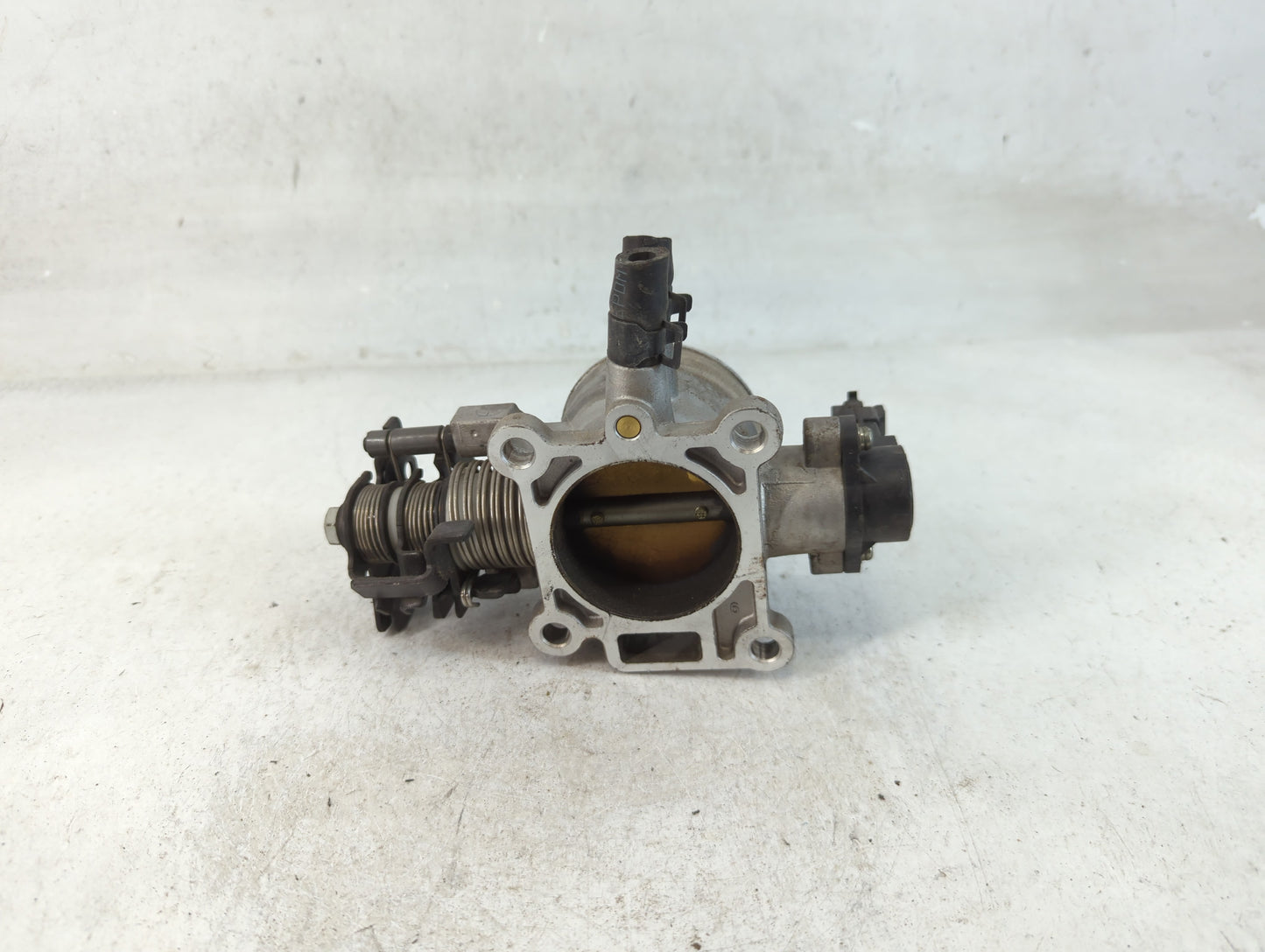 2010-2011 Kia Soul Throttle Body Fits Fits 2007 2008 2009 2010 2011 2012 OEM Used Auto Parts - Oemusedautoparts1.com