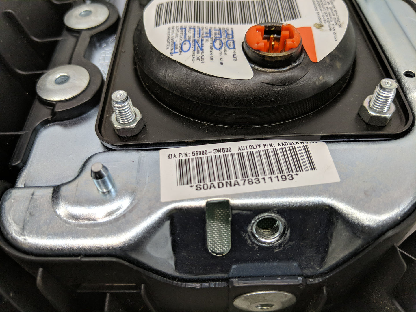 2011-2012 Kia Sportage Air Bag Driver Left Steering Wheel Mounted P/N:56900-3W500 Fits Fits 2011 2012 OEM Used Auto Parts - 