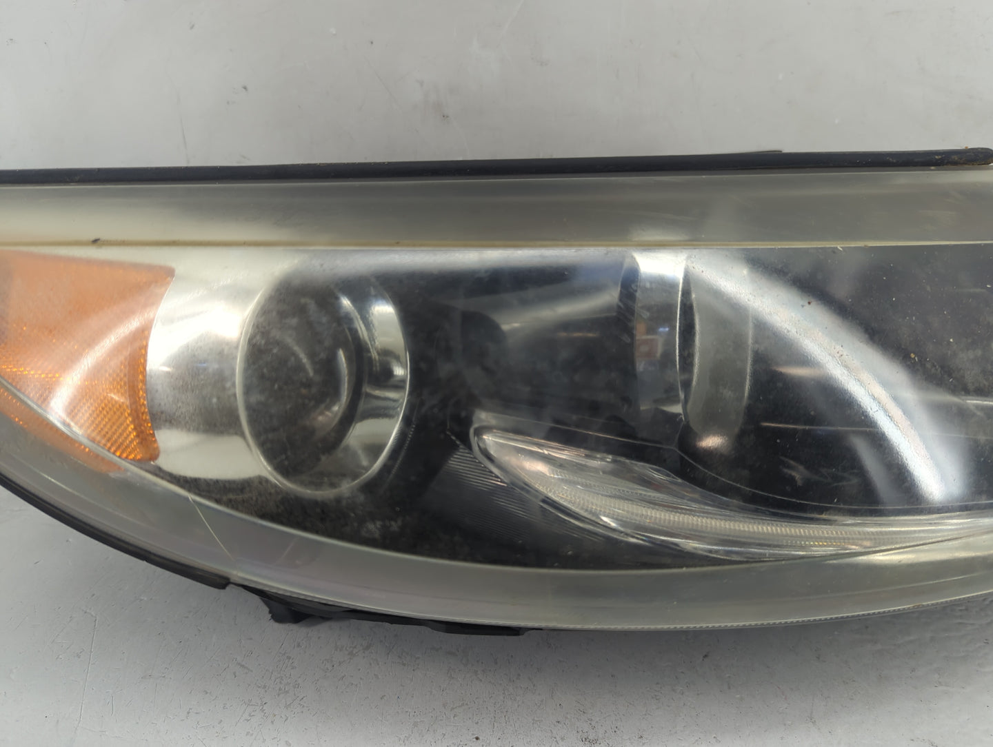 2011-2012 Kia Sportage Passenger Right Oem Head Light Headlight Lamp - Oemusedautoparts1.com