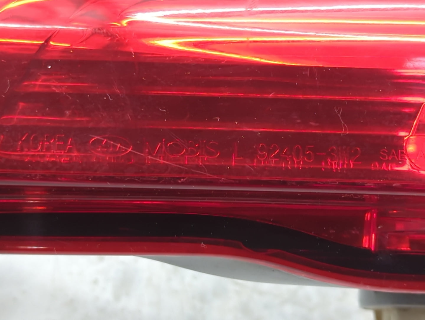 2011-2013 Kia Sportage Tail Light Assembly Driver Left OEM P/N:92405-3W2 Fits Fits 2011 2012 2013 OEM Used Auto Parts - Oemu