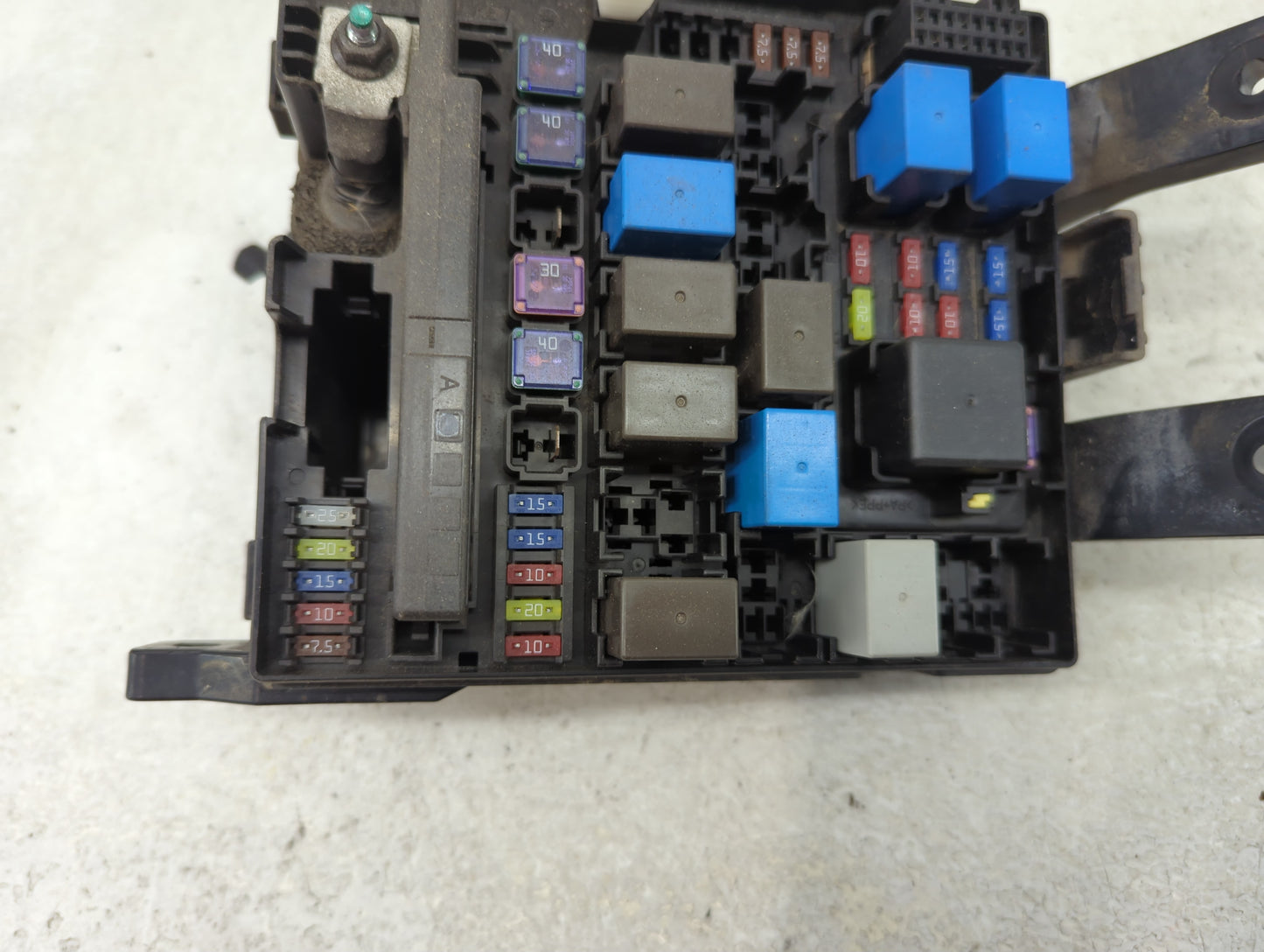 2011-2013 Kia Sportage Fusebox Fuse Box Panel Relay Module Fits Fits 2011 2012 2013 OEM Used Auto Parts - Oemusedautoparts1.
