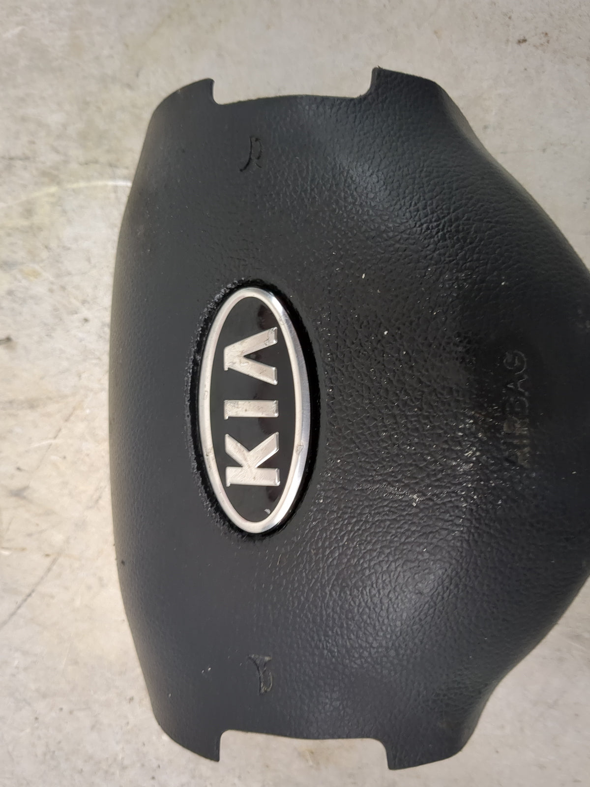 2011-2012 Kia Sportage Air Bag Driver Left Steering Wheel Mounted - Oemusedautoparts1.com