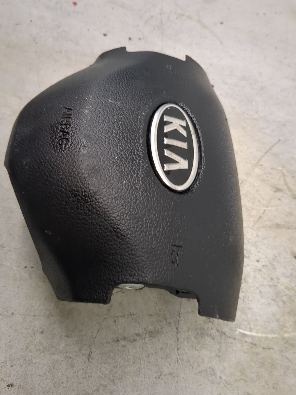 2011-2012 Kia Sportage Air Bag Driver Left Steering Wheel Mounted - Oemusedautoparts1.com
