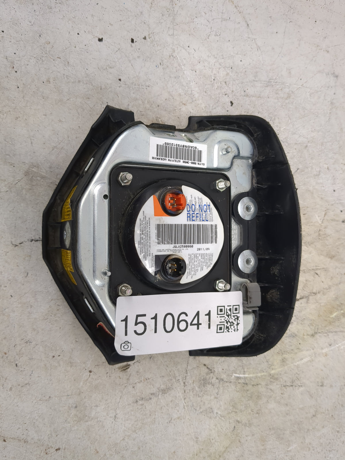 2011-2012 Kia Sportage Air Bag Driver Left Steering Wheel Mounted - Oemusedautoparts1.com