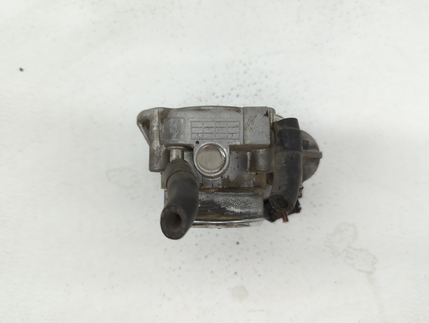 2011-2013 Kia Sportage Throttle Body P/N:35100-25400 35100-25200 Fits Fits 2006 2007 2008 2009 2010 2011 2012 2013 OEM Used 