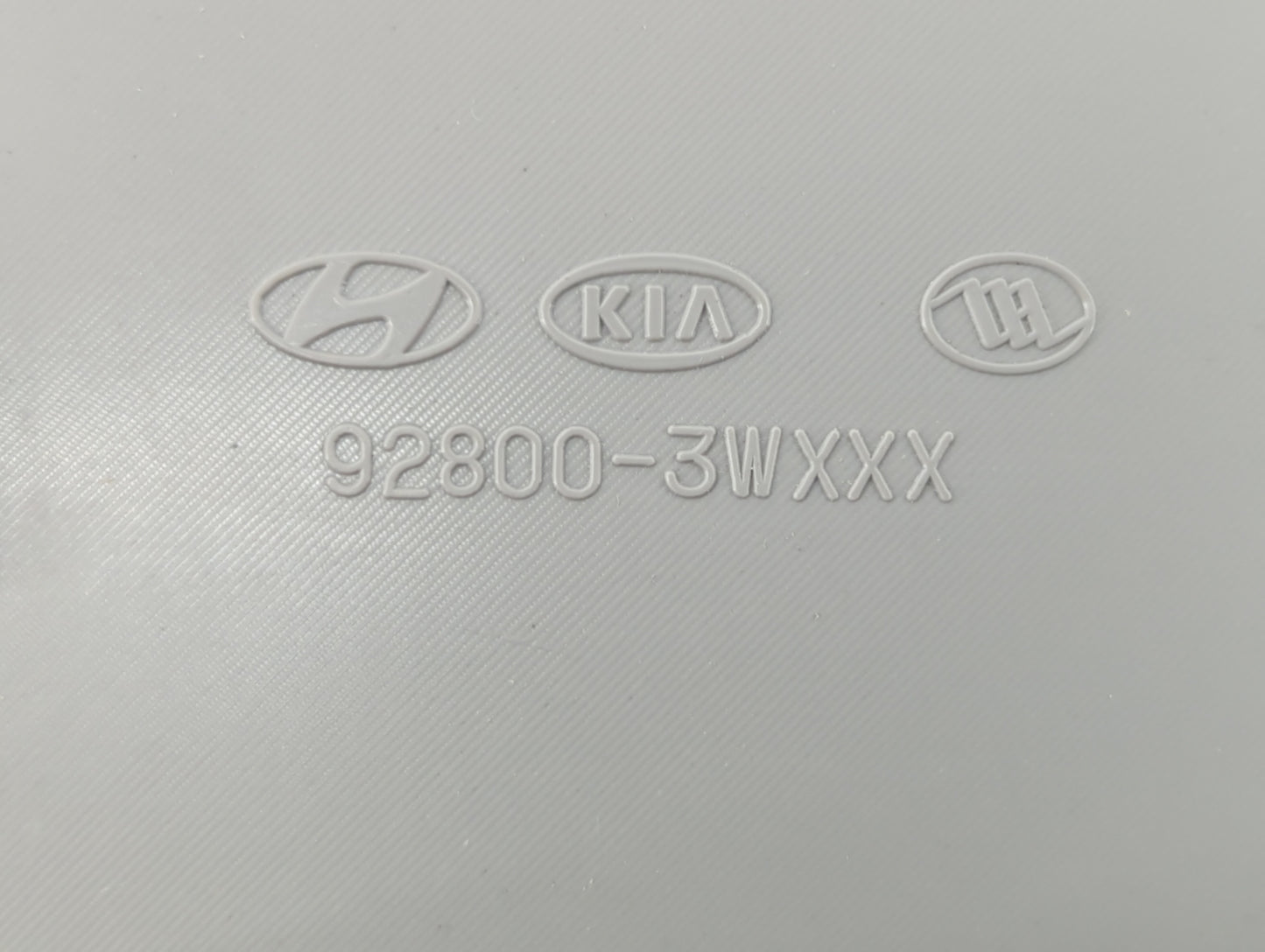 2011 Kia Sportage Overhead Roof Console Grey - Oemusedautoparts1.com