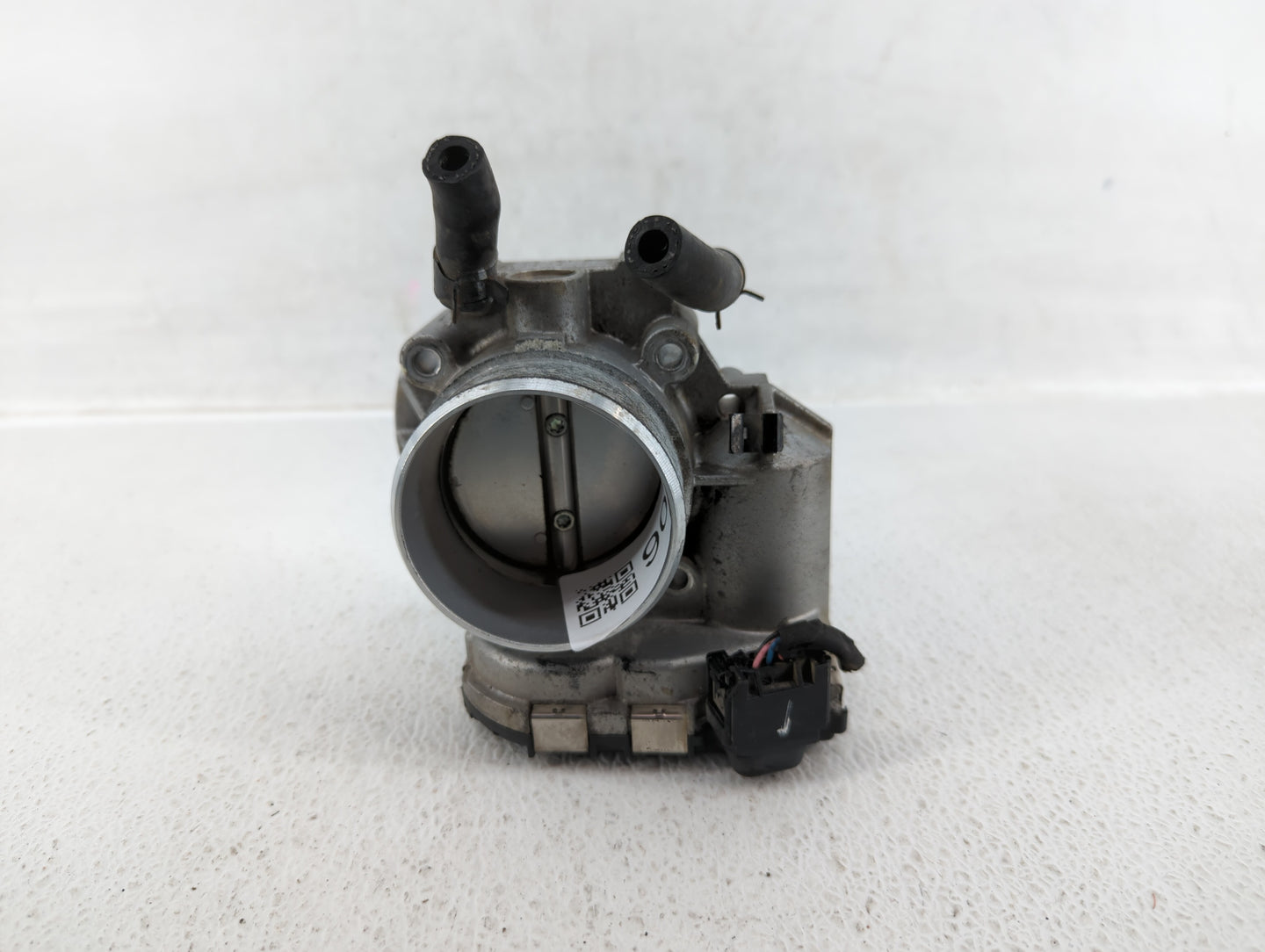2011-2013 Kia Sportage Throttle Body P/N:35100-25400 Fits Fits 2006 2007 2008 2009 2010 2011 2012 2013 OEM Used Auto Parts -