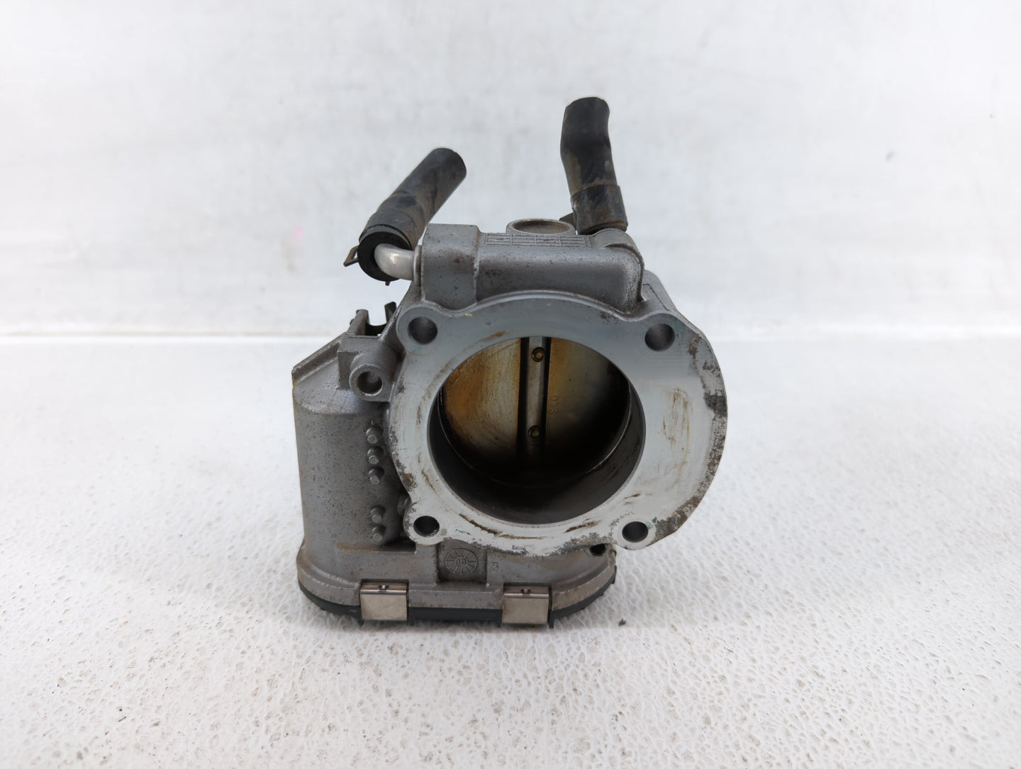 2011-2013 Kia Sportage Throttle Body P/N:35100-25400 Fits Fits 2006 2007 2008 2009 2010 2011 2012 2013 OEM Used Auto Parts -