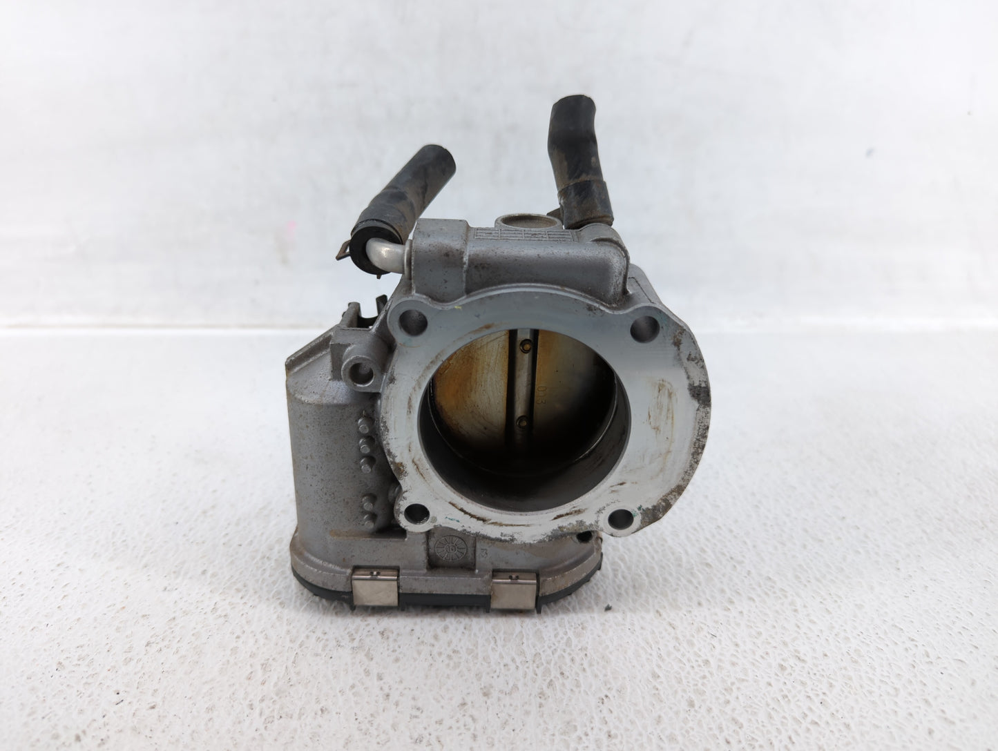 2011-2013 Kia Sportage Throttle Body P/N:35100-25400 Fits Fits 2006 2007 2008 2009 2010 2011 2012 2013 OEM Used Auto Parts -