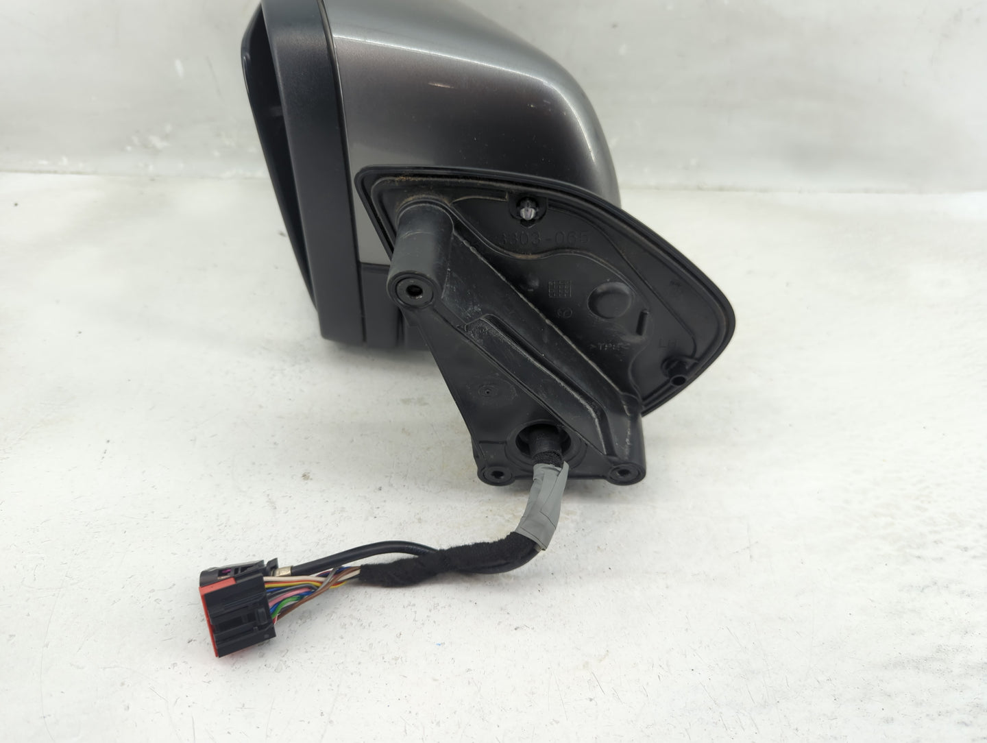 2010-2013 Land Rover Lr4 Driver Side View Mirror - Left Door Mirror OEM Used - Oemusedautoparts1.com