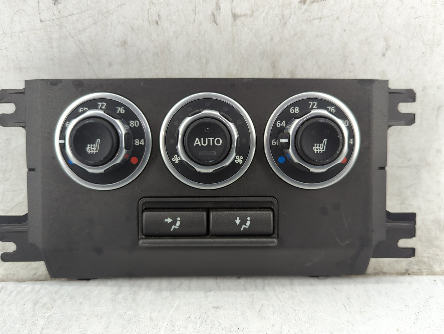 2011 Land Rover Range Rover Climate Control Module Temperature AC/Heater Replacement P/N:P7H42-18C612-HB Fits OEM Used Auto 