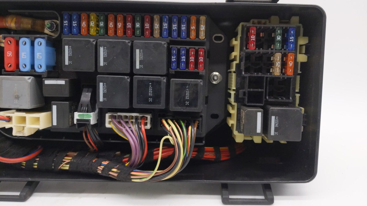 2010-2012 Land Rover Range Rover Fusebox Fuse Box Panel Relay Module Fits Fits 2010 2011 2012 OEM Used Auto Parts - Oemuseda