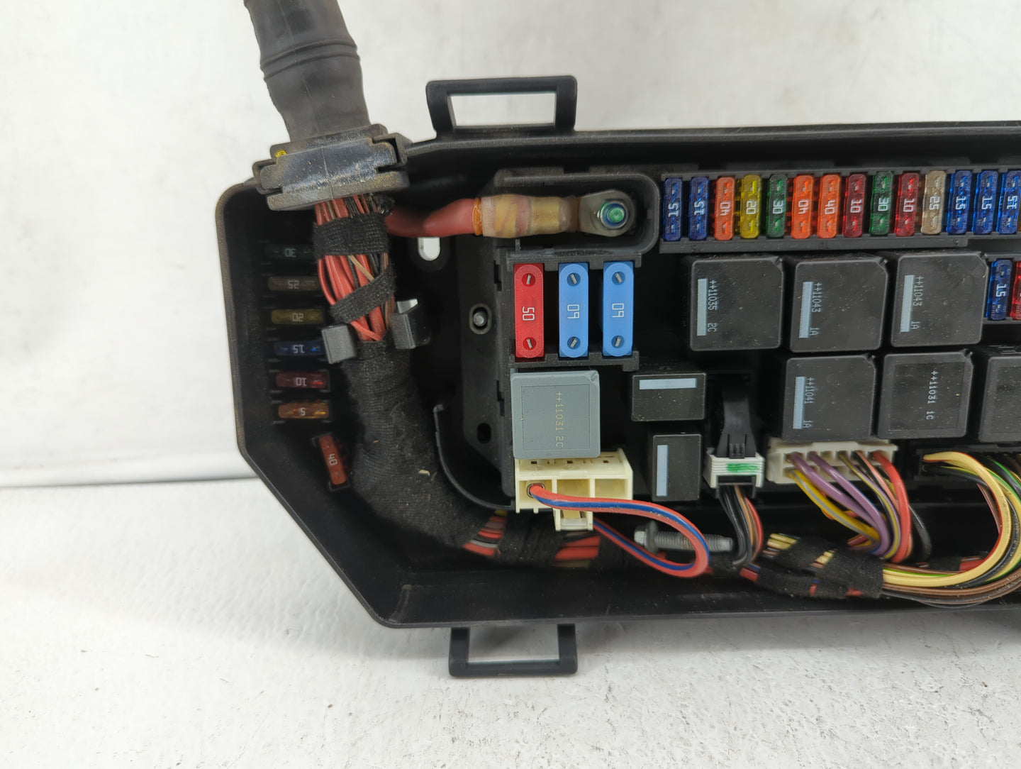 2010-2012 Land Rover Range Rover Fusebox Fuse Box Panel Relay Module P/N:AH42-00082-BA Fits Fits 2010 2011 2012 OEM Used Aut