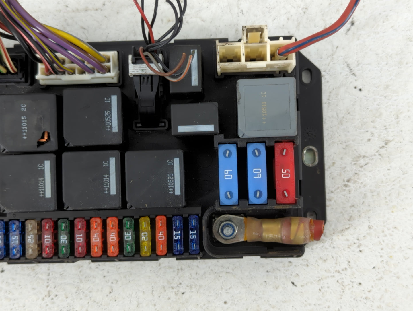 2010-2012 Land Rover Range Rover Fusebox Fuse Box Panel Relay Module P/N:AH42-14A073-AB Fits Fits 2010 2011 2012 OEM Used Au