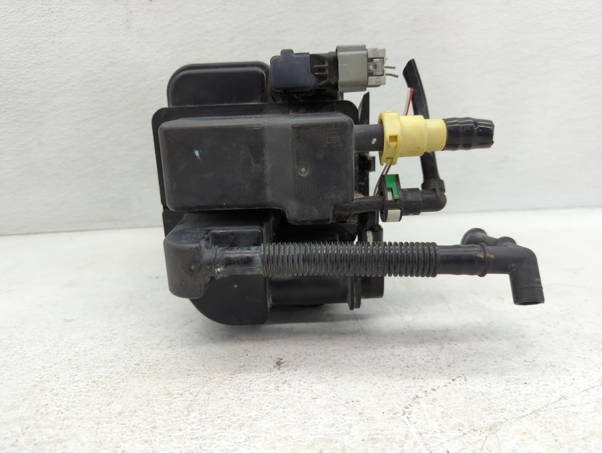 2011 Land Rover Range Rover Evoque Fuel Vapor Charcoal Canister - Oemusedautoparts1.com