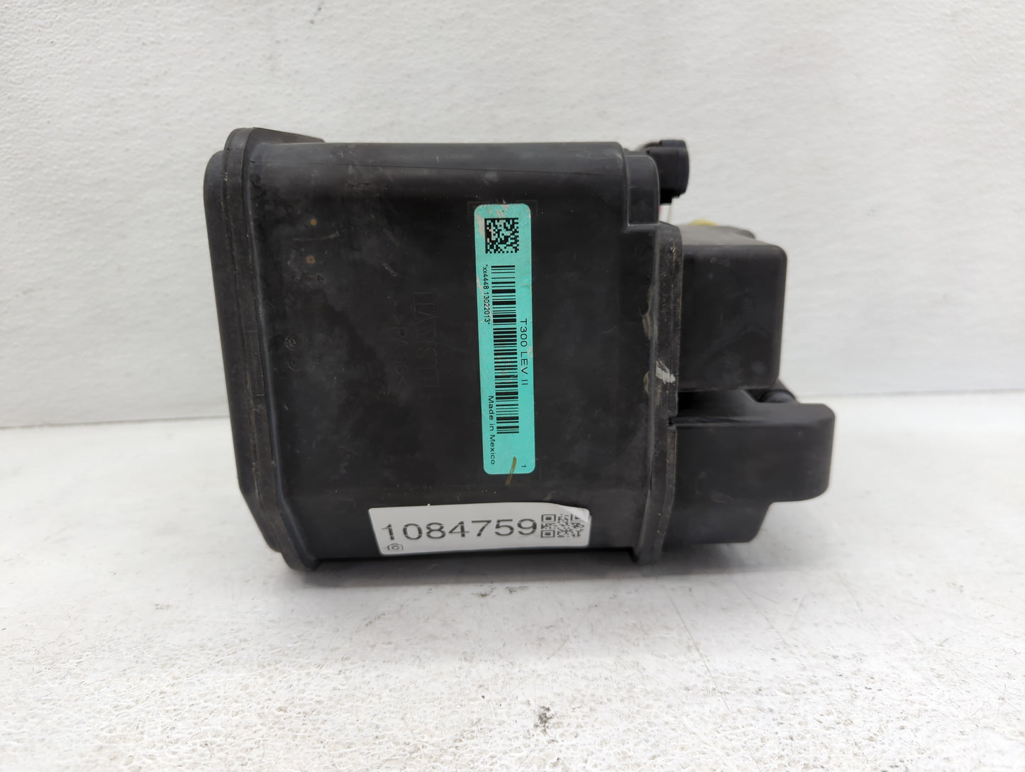 2011 Land Rover Range Rover Evoque Fuel Vapor Charcoal Canister - Oemusedautoparts1.com