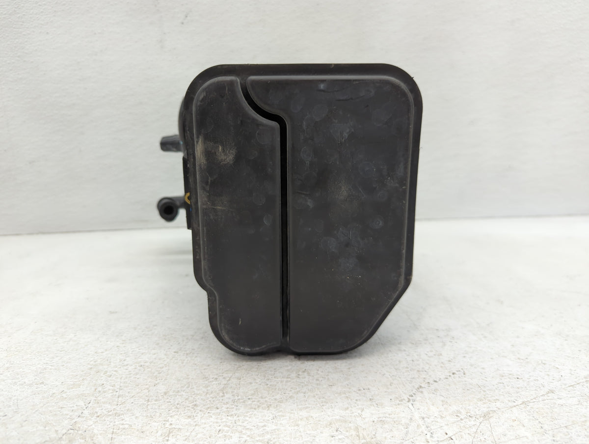 2011 Land Rover Range Rover Evoque Fuel Vapor Charcoal Canister - Oemusedautoparts1.com