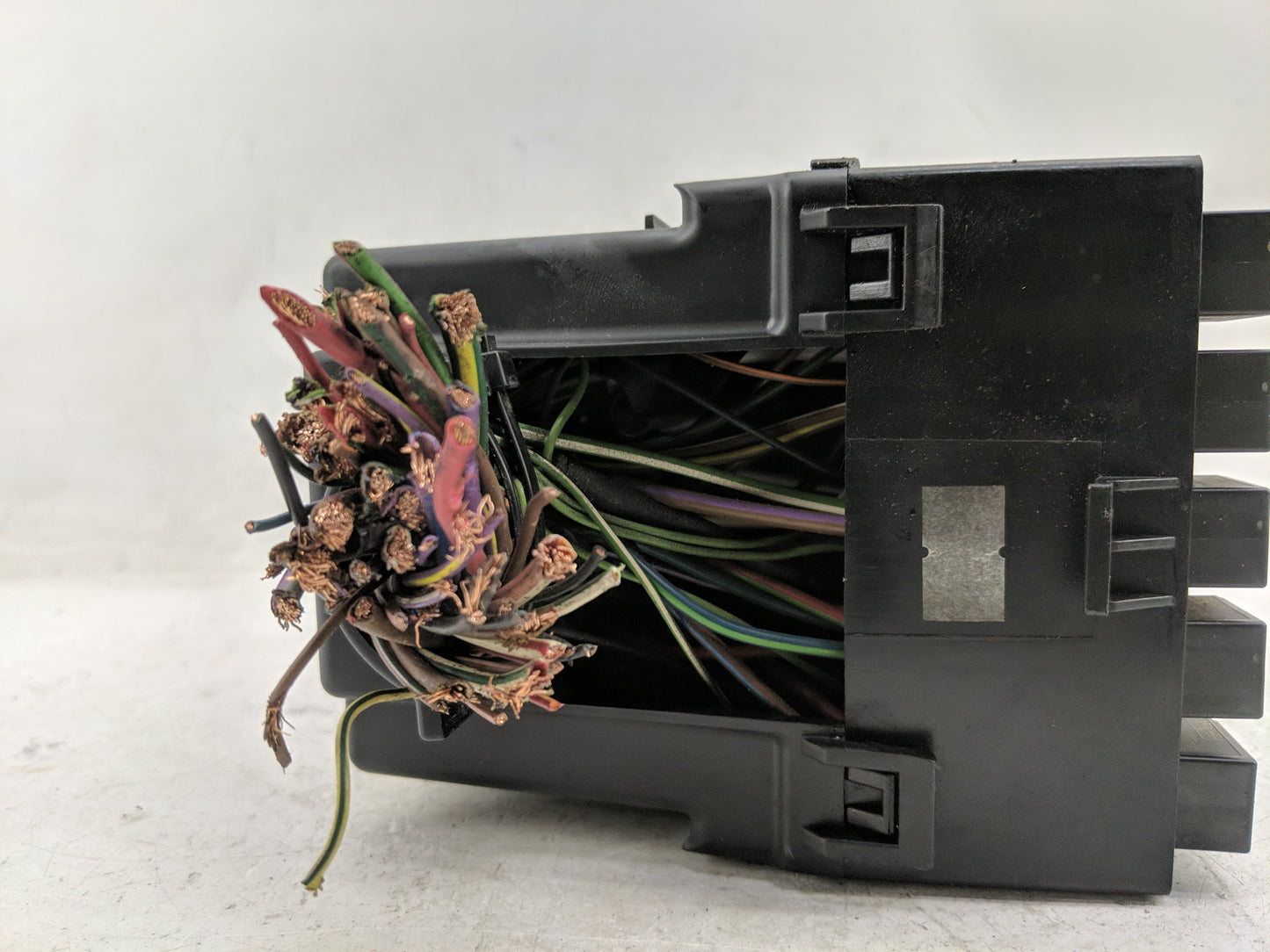 2010-2013 Land Rover Range Rover Sport Fusebox Fuse Box Panel Relay Module P/N:BH32-14290-CC Fits Fits 2010 2011 2012 2013 O