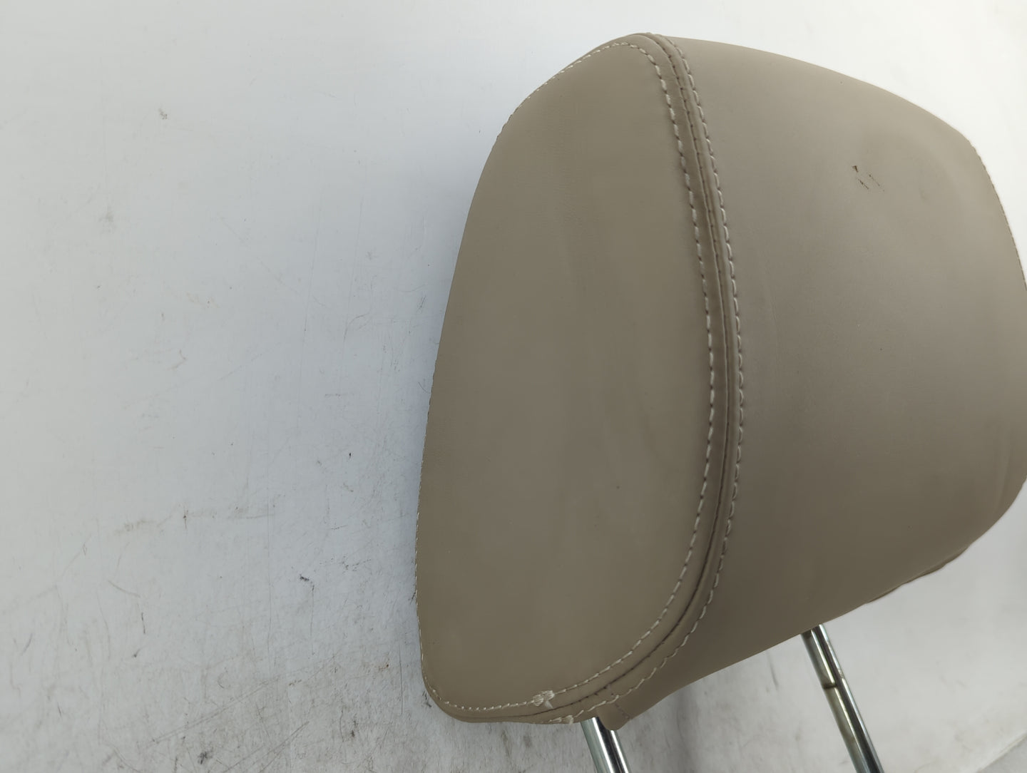 2010-2013 Land Rover Range Rover Sport Headrest Head Rest Rear Seat Fits Fits 2010 2011 2012 2013 OEM Used Auto Parts - Oemu