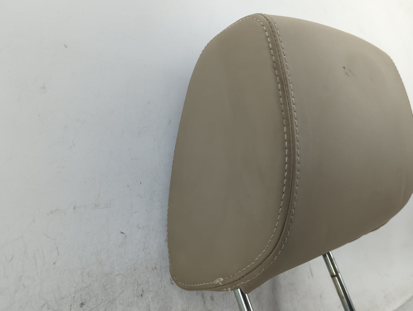 2010-2013 Land Rover Range Rover Sport Headrest Head Rest Rear Seat Fits Fits 2010 2011 2012 2013 OEM Used Auto Parts - Oemu