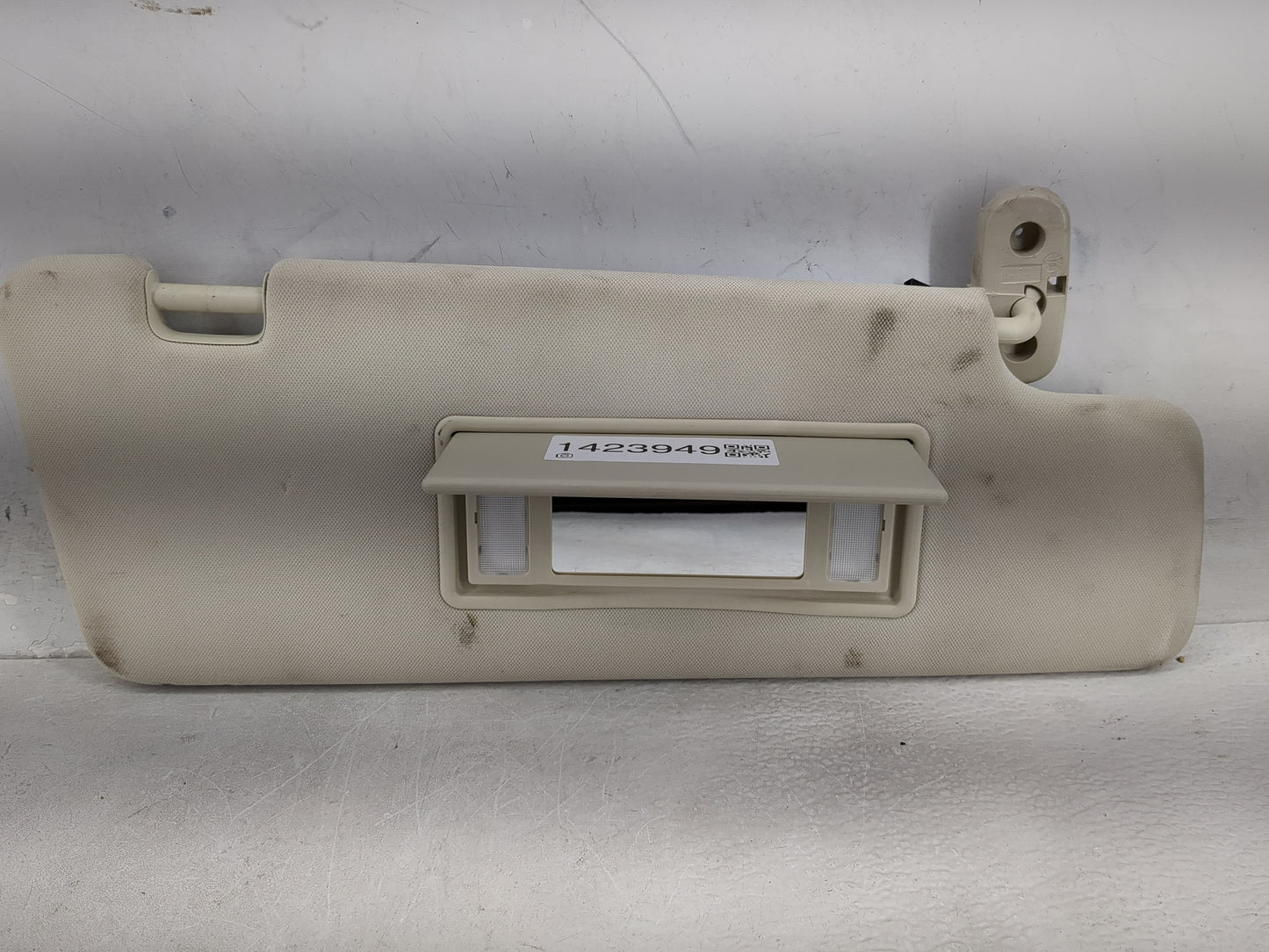2010-2011 Land Rover Range Rover Sport Sun Visor Shade Replacement Passenger Right Mirror Fits Fits 2010 2011 OEM Used Auto 