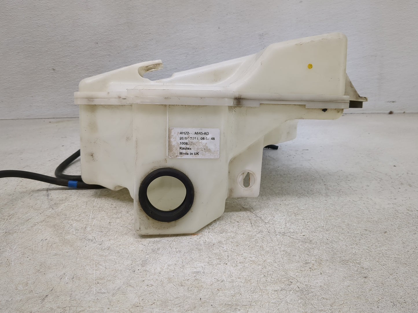 2010 Range Rover Sport Windshield Washer Fluid Reservoir Bottle Oem - Oemusedautoparts1.com