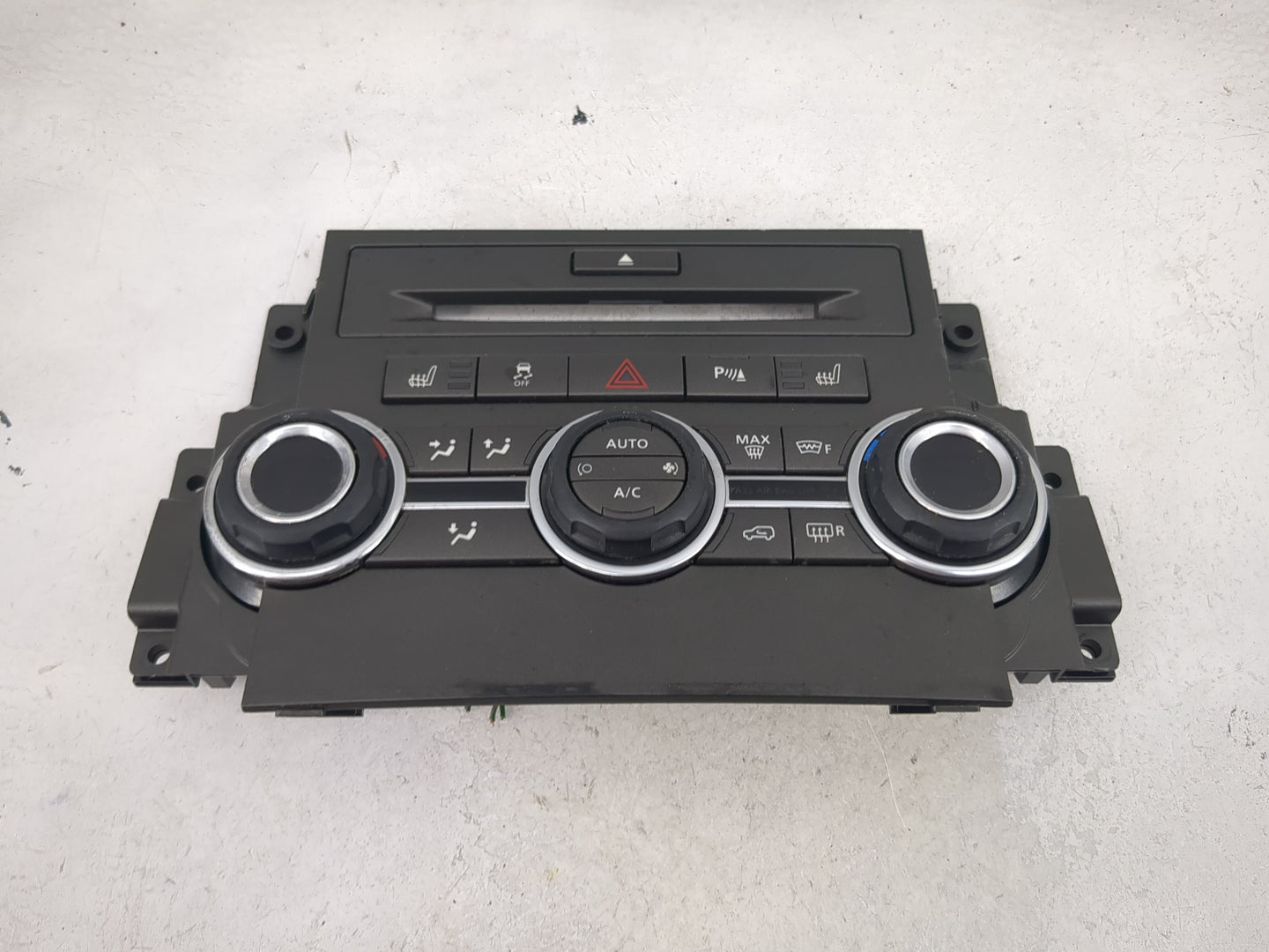 2010-2011 Land Rover Range Rover Sport Climate Control Module Temperature AC/Heater Replacement Fits OEM Used Auto Parts - O