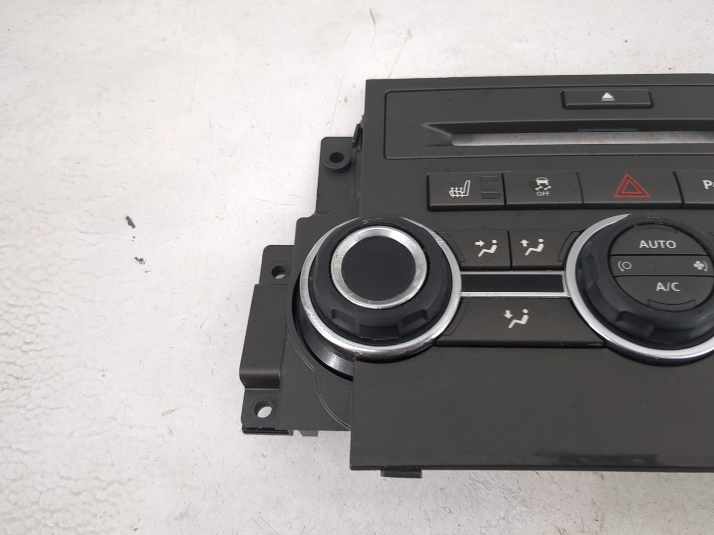 2010-2011 Land Rover Range Rover Sport Climate Control Module Temperature AC/Heater Replacement Fits OEM Used Auto Parts - O