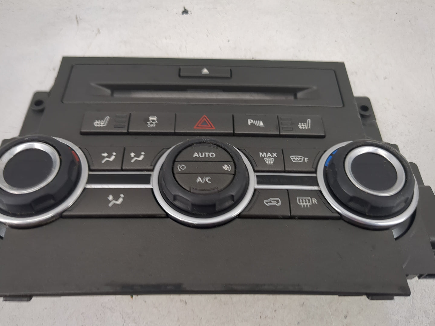 2010-2011 Land Rover Range Rover Sport Climate Control Module Temperature AC/Heater Replacement Fits OEM Used Auto Parts - O