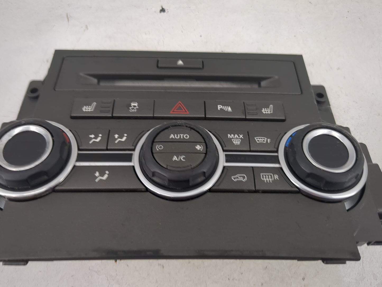 2010-2011 Land Rover Range Rover Sport Climate Control Module Temperature AC/Heater Replacement Fits OEM Used Auto Parts - O