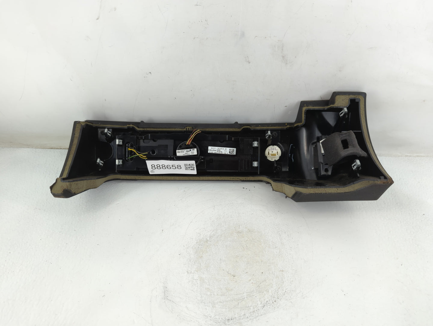 2010-2013 Land Rover Range Rover Sport Radio AM FM Cd Player Receiver Replacement P/N:AH22-18C858-BF Fits OEM Used Auto Part