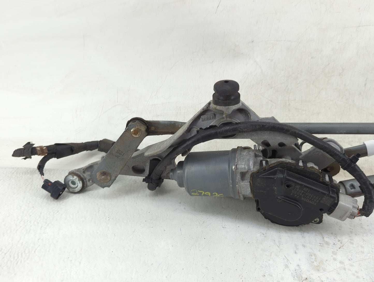 2011-2017 Lexus Ct200h Front Windshield Wiper Motor P/N:85110-76030 Fits Fits 2011 2012 2013 2014 2015 2016 2017 2018 2019 2