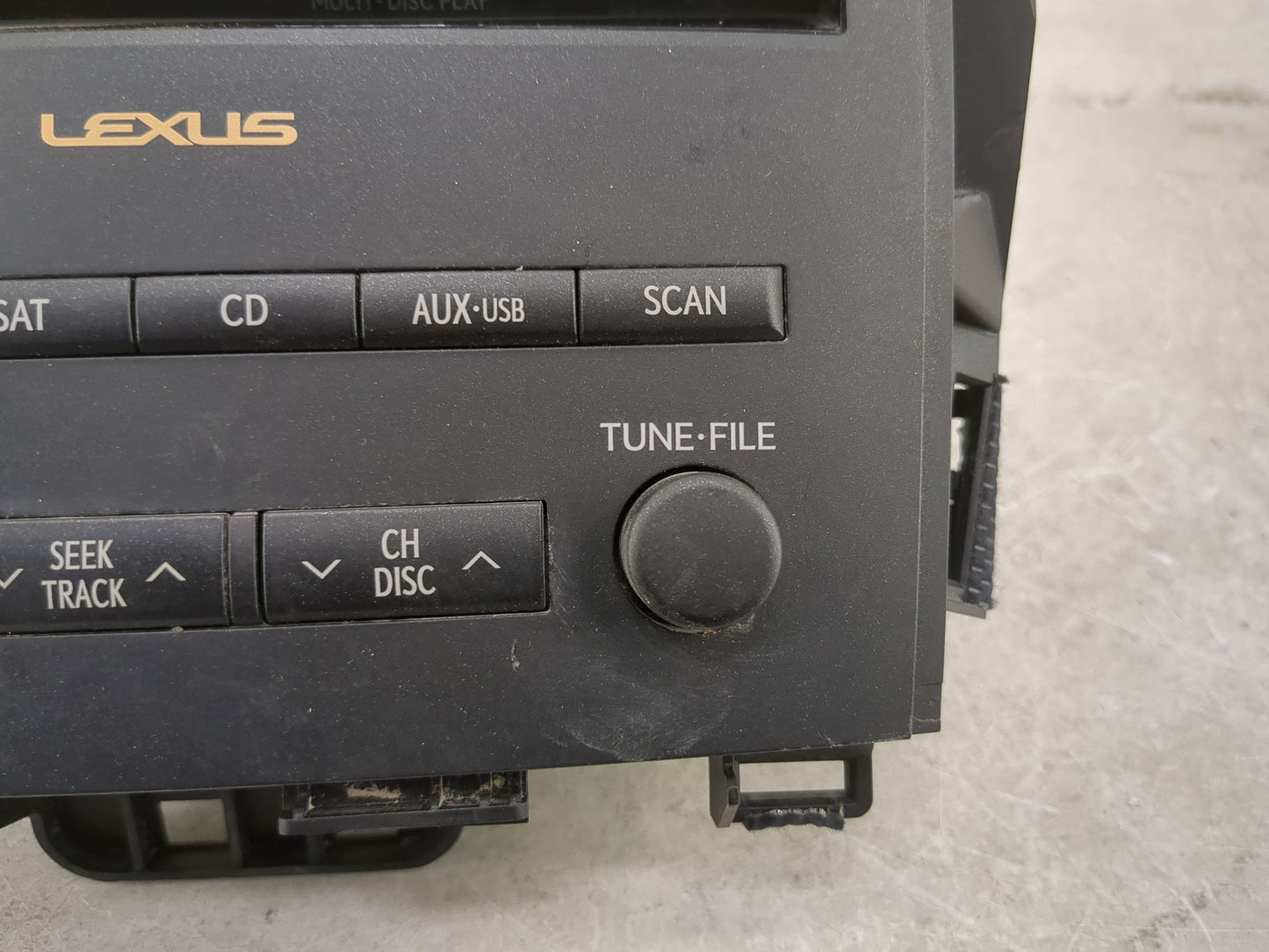 2011-2012 Lexus Ct200h Radio AM FM Cd Player Receiver Replacement P/N:86120-76380 Fits Fits 2011 2012 OEM Used Auto Parts - 