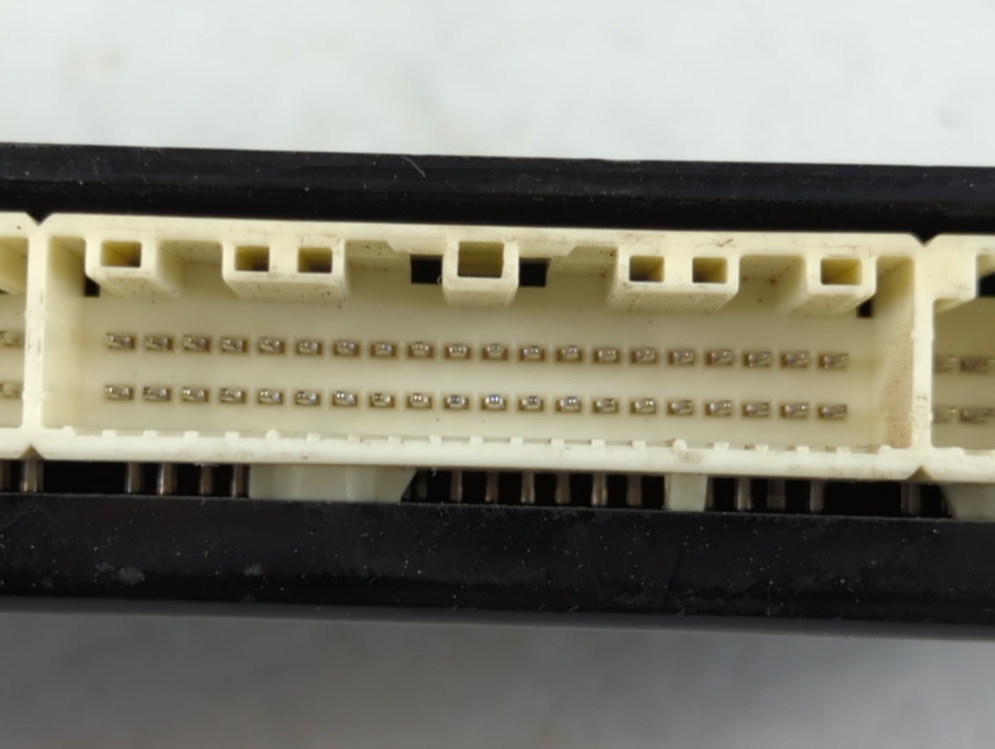 2011-2012 Lexus Es350 Chassis Control Module Ccm Bcm Body Control - Oemusedautoparts1.com