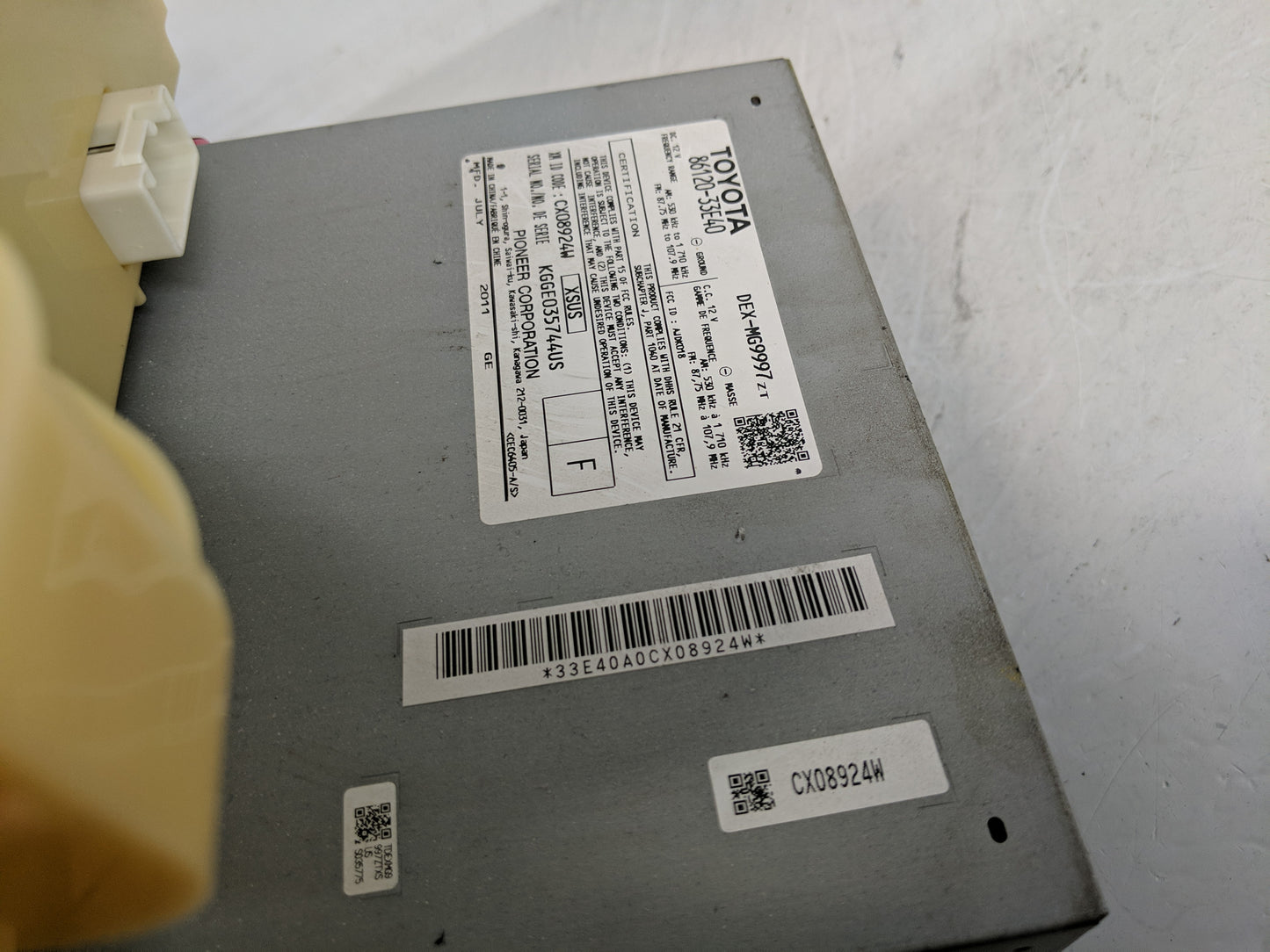 2010-2012 Lexus Es350 Radio AM FM Cd Player Receiver Replacement P/N:86120-33E40 Fits Fits 2010 2011 2012 OEM Used Auto Part