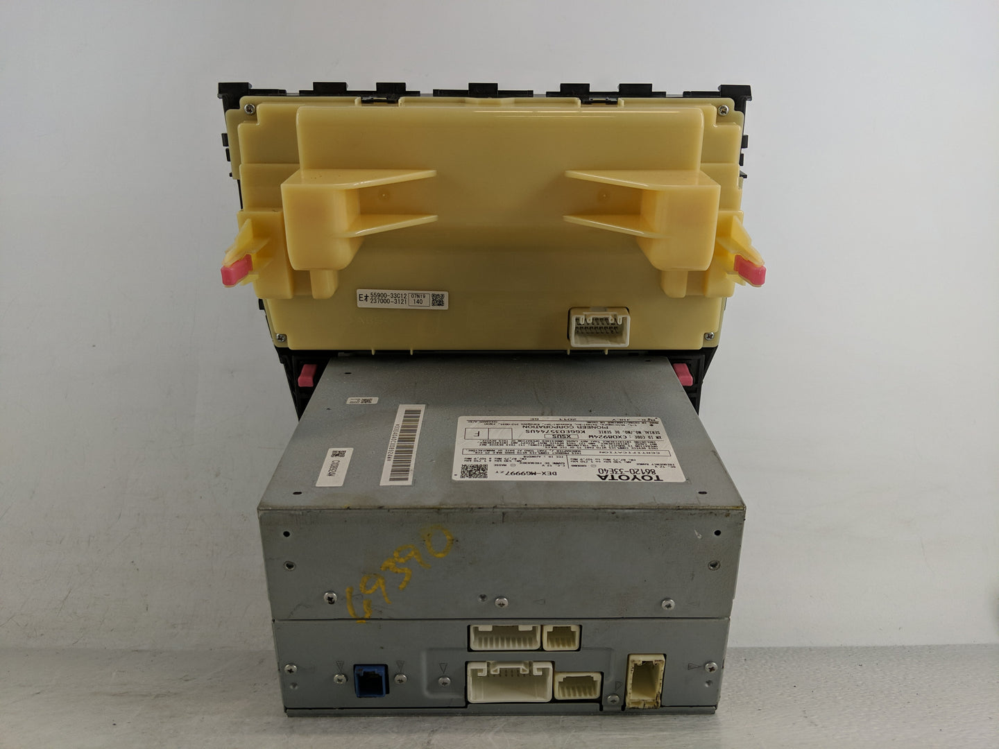 2010-2012 Lexus Es350 Radio AM FM Cd Player Receiver Replacement P/N:86120-33E40 Fits Fits 2010 2011 2012 OEM Used Auto Part