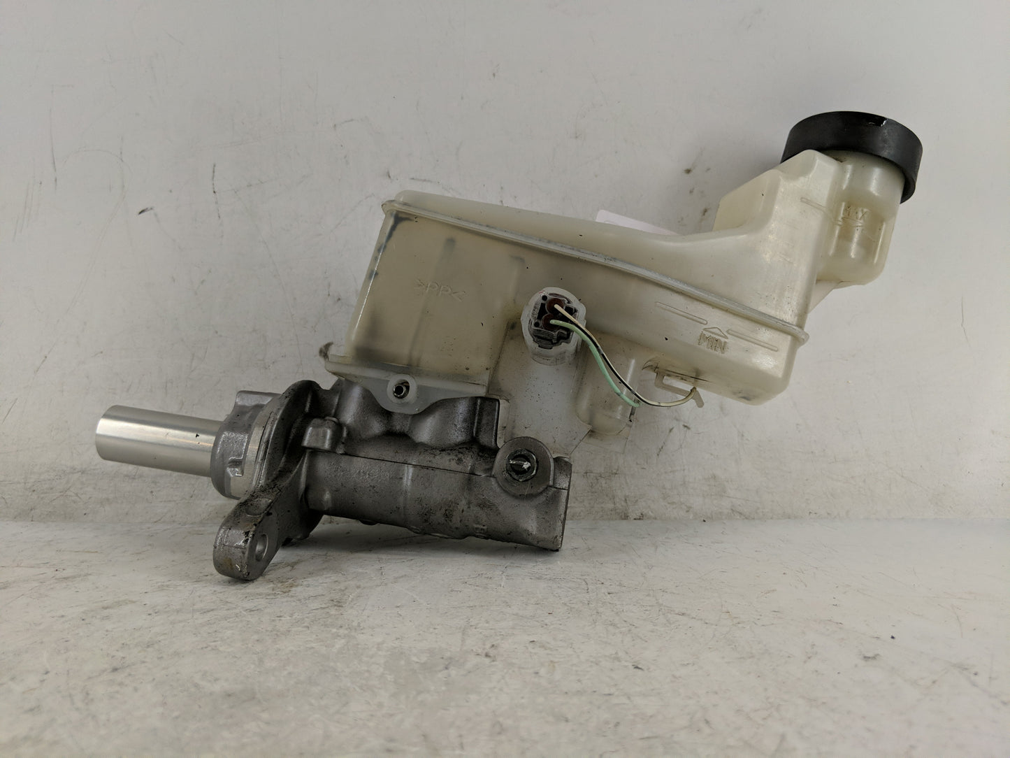 2007-2012 Lexus Es350 Brake Master Cylinder - Oemusedautoparts1.com