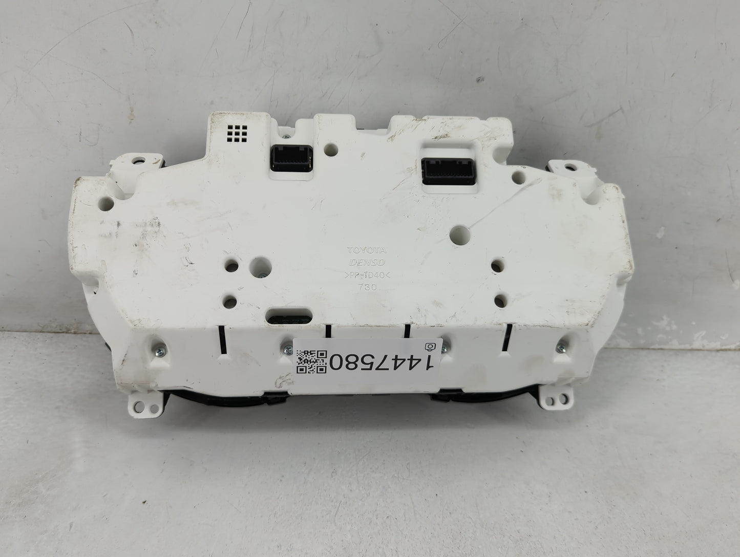 2011-2012 Lexus Es350 Instrument Cluster Speedometer Gauges P/N:83800-33J41 57460-7710 Fits Fits 2011 2012 OEM Used Auto Par