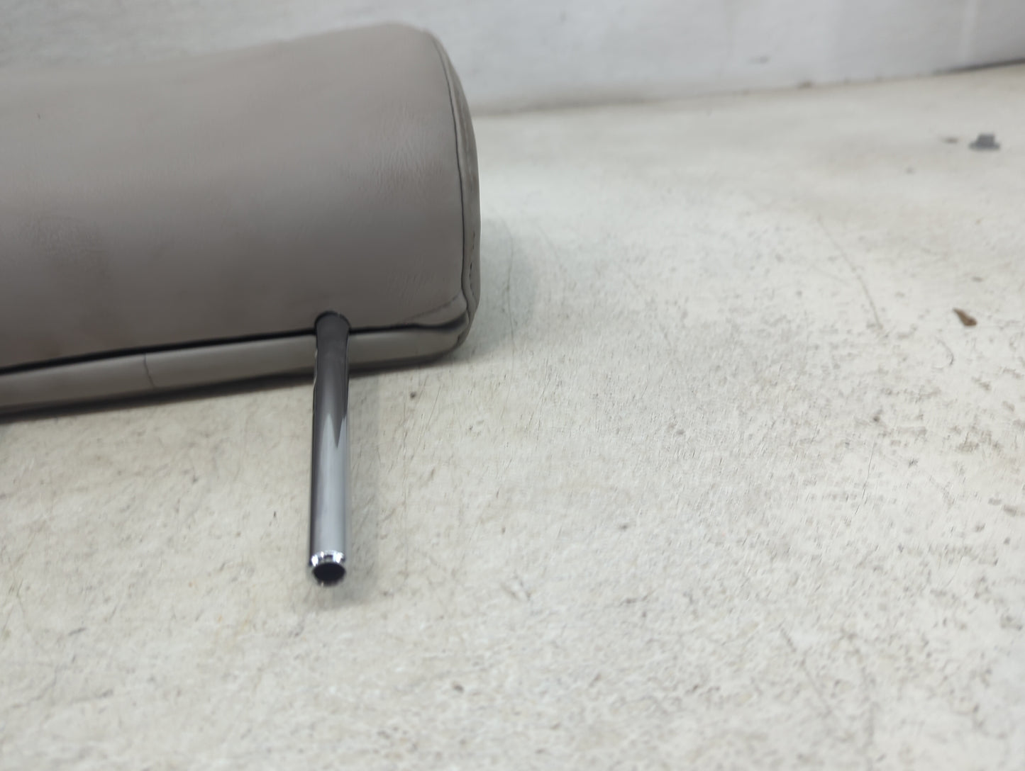 2011-2012 Lexus Es350 Headrest Head Rest Rear Seat Fits Fits 2011 2012 OEM Used Auto Parts - Oemusedautoparts1.com
